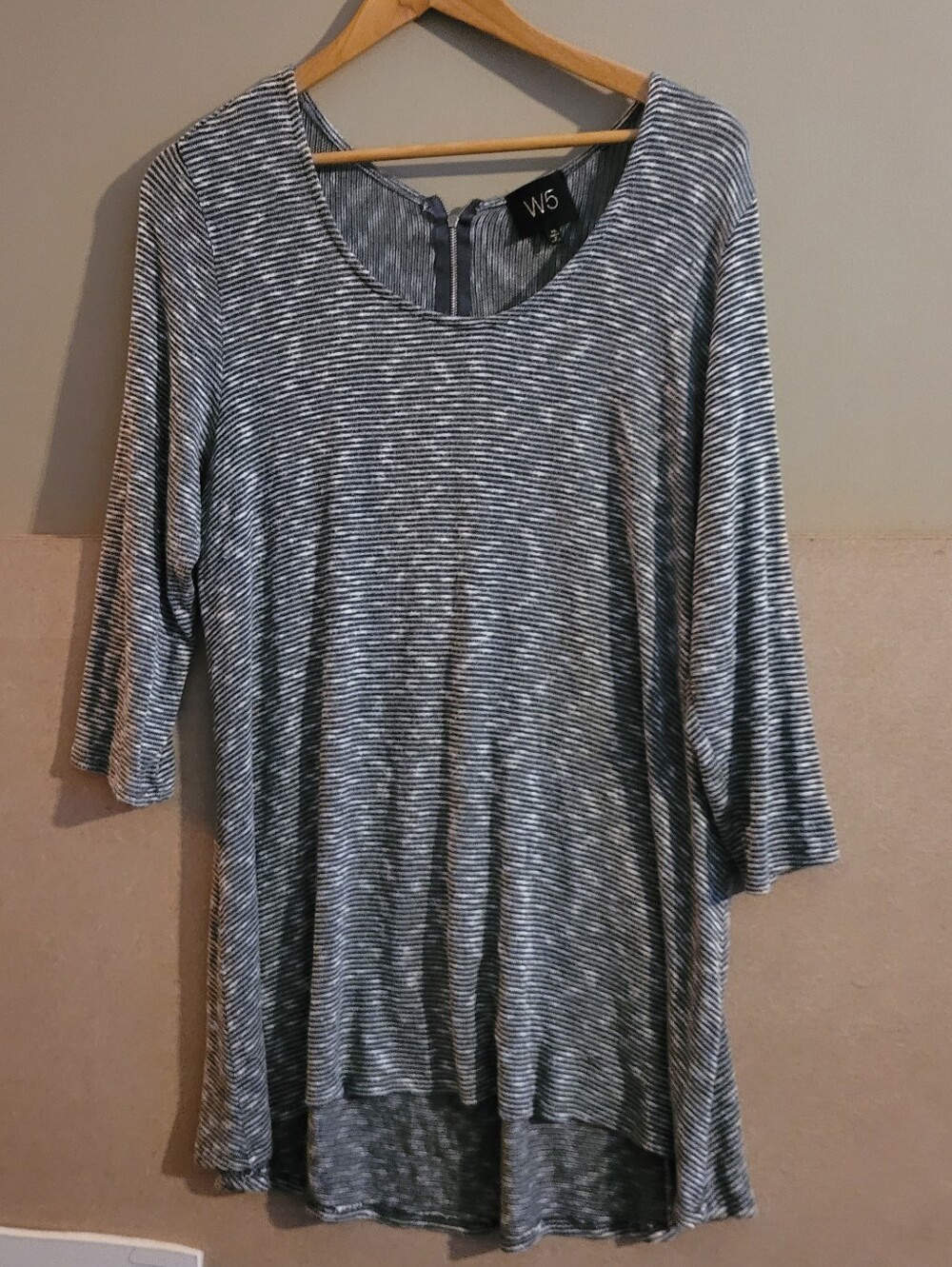 W5 Women's Black and White Crewneck Striped Knit Sweater Xl